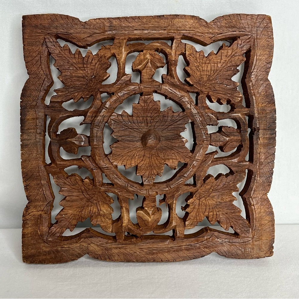 Vintage Hand Carved Wooden Trivet with Feet. Flower & Leaf Design.